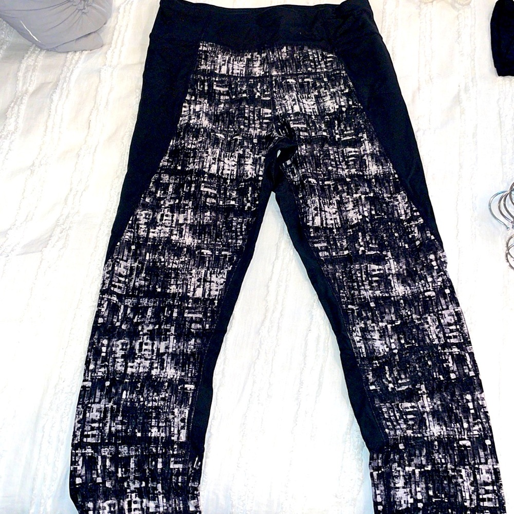 Black and white athletic capris